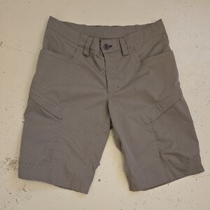 Kuiu Olive Green Performance Men's Shorts Size 34 Tiburon